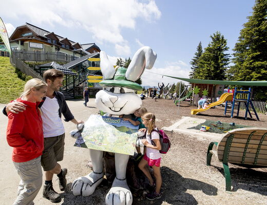 Spaß mit der ganzen Familie im Hopsiland auf der Planai - kostenlose Fahrt mit den Bergbahnen auf die Planai beim Sommerurlaub im 4 Sterne Hotel Moser in Rohrmoos Schladming