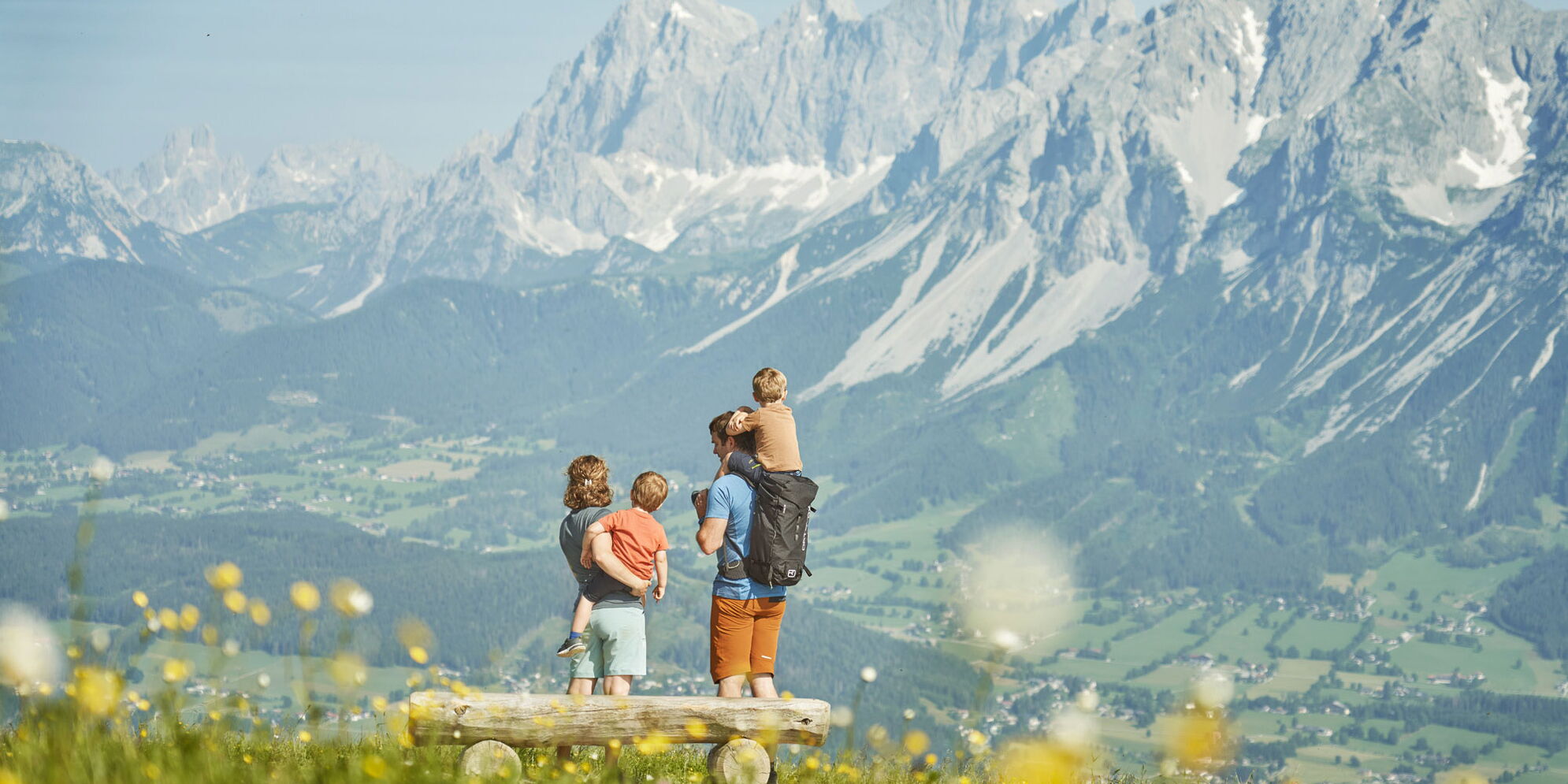 Herrlicher Blick beim einer Familienwanderung auf der Planai mit tollem Ennstalblick beim Sommerurlaub im 4 Sterne Hotel Moser in Rohrmoos Schladming