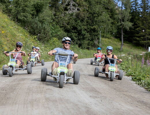 Lustige Fahrt mit den MountainGokarts von der Hochwurzen beim Sommerurlaub im 4 Sterne Hotel Moser in Rohrmoos Schladming