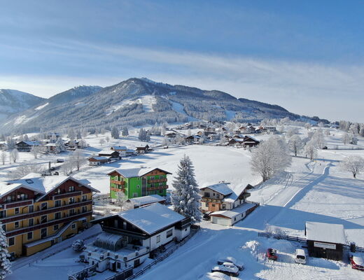 Direkte Verbindung vom Hotel zur Piste beim Skiurlaub im 4 Sterne Hotel Moser in Rohrmoos Schladming