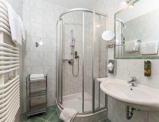 Badezimmer in einem Familienzimmer im 4 Sterne Hotel Moser in Rohrmoos Schladming