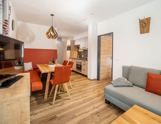 Gemütliche Couch im Wohnbereich des Appartement im Appartementhaus Moser in Rohrmoos Schladming