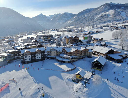 Toplage beim Skiurlaub vom 4 Sterne Hotel Moser in Rohrmoos Schladming mit Ski-In und Ski-Out