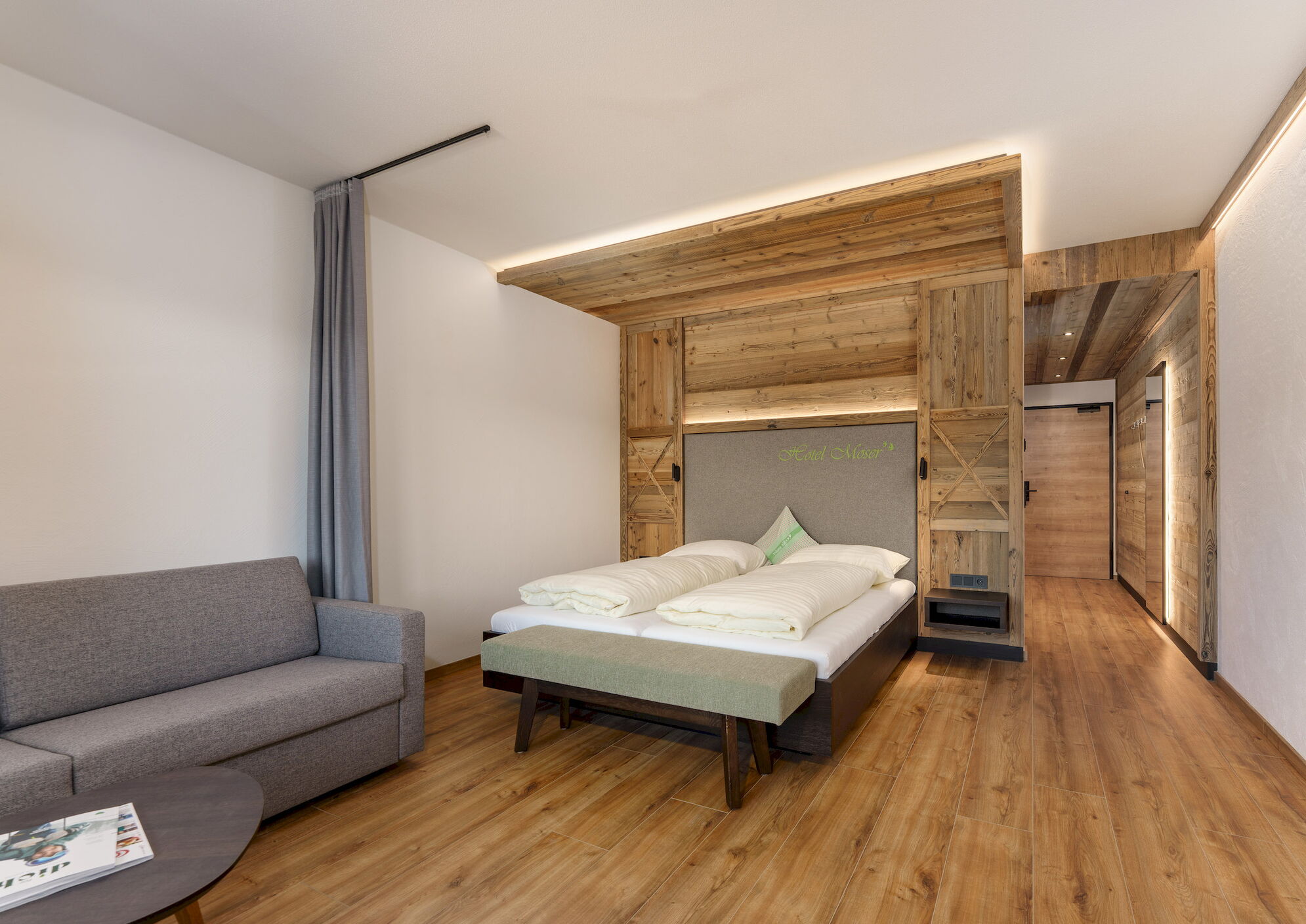 Gemütliches Doppelzimmer Hochwurzen mit viel Holz