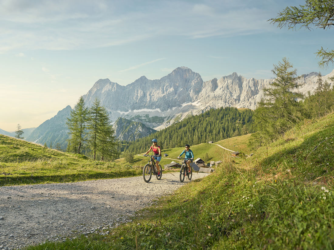 Cycling in Ramsau with a view of the Dachstein